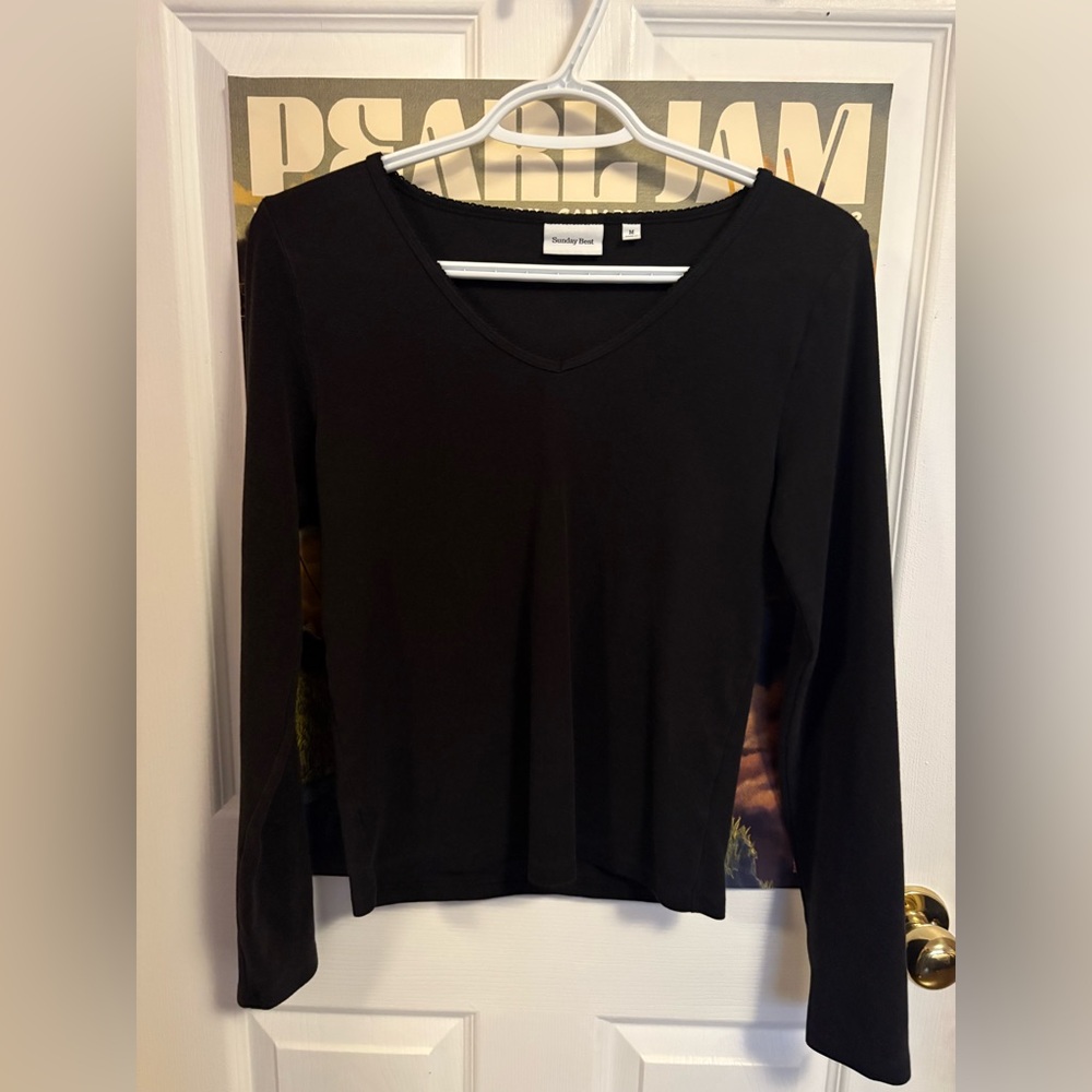 aritzia sunday best basic black longsleeve top